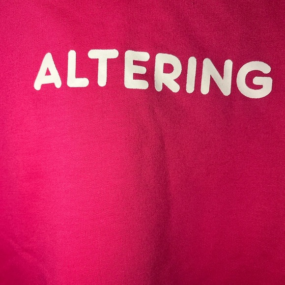 Pink cropped hoodie - Picture 2 of 4